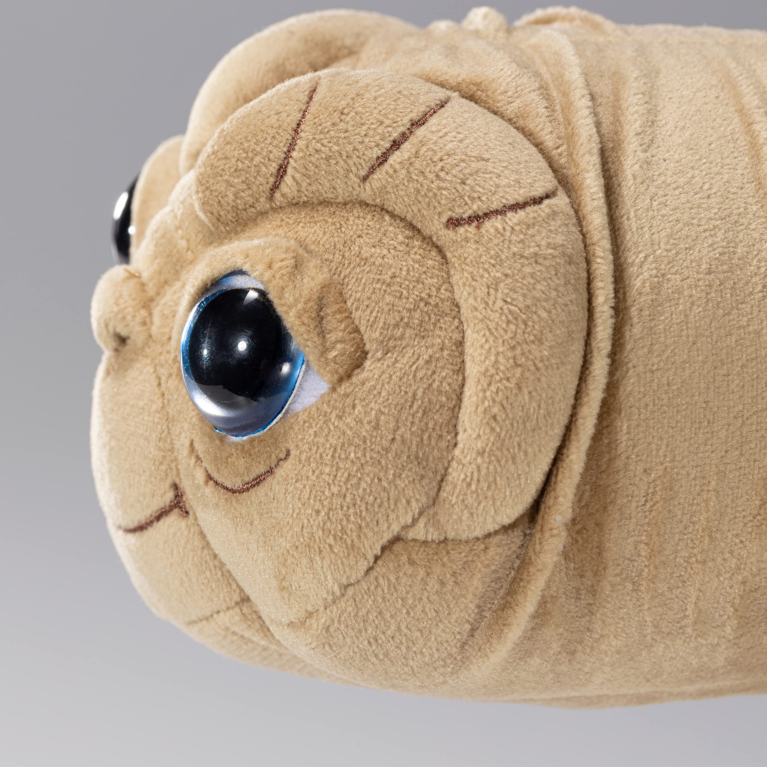 The Noble Collection ET Plush gift-ready box enhances unboxing delight.