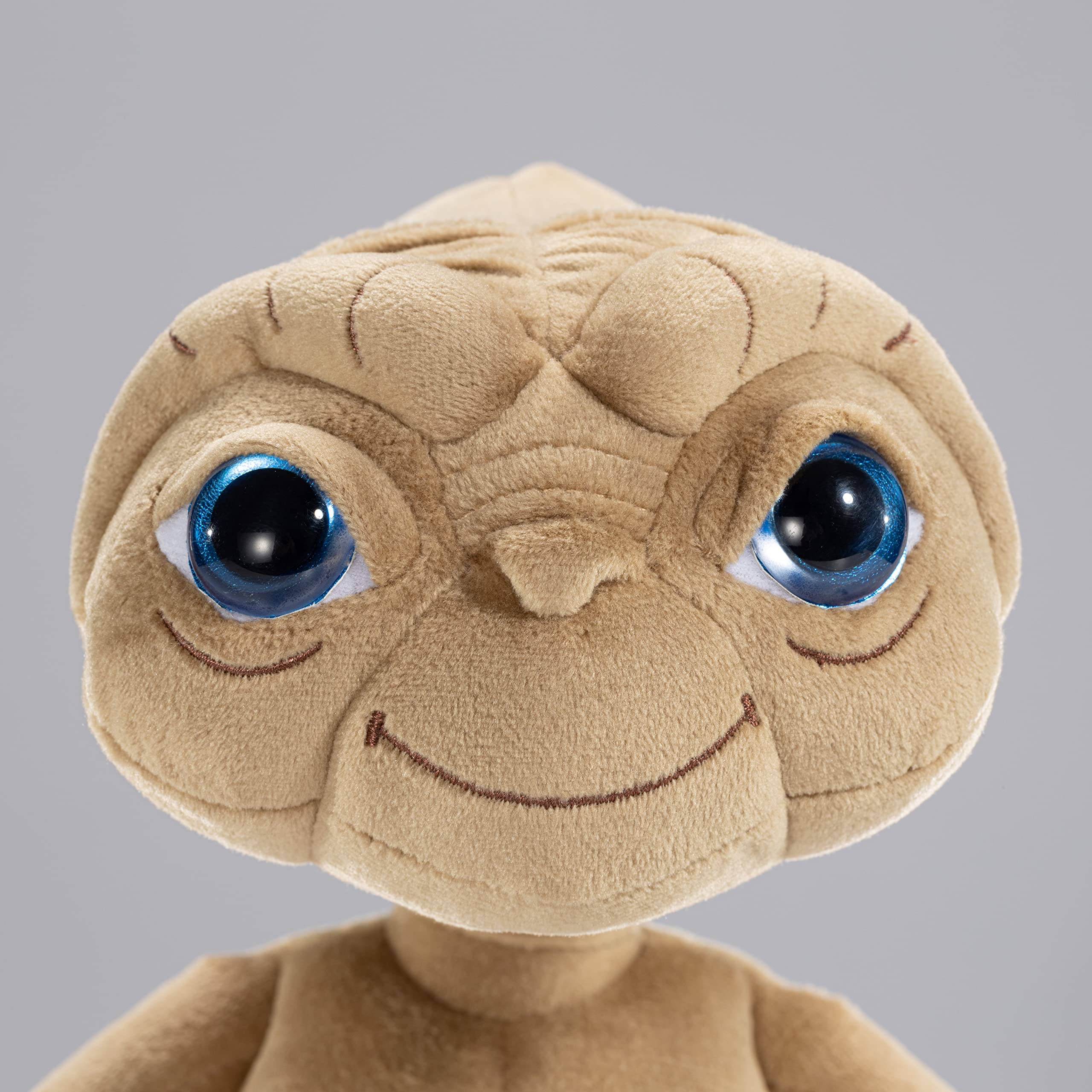 The Noble Collection ET Plush licensed branding ensures authentic character.
