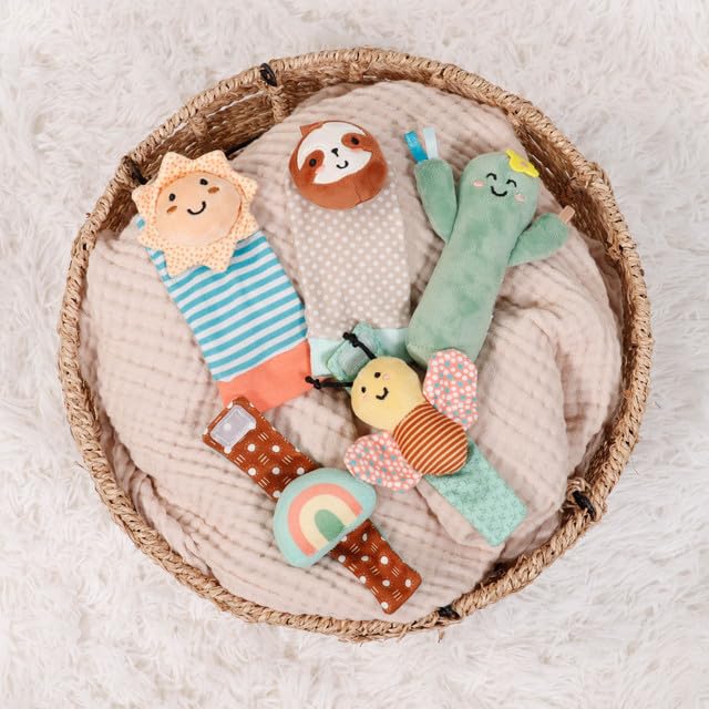 The Peanutshell gift-ready newborn toy set suits baby showers.