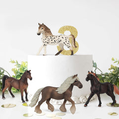 TikOnsYol gift-ready horse set ideal for birthdays and decor.
