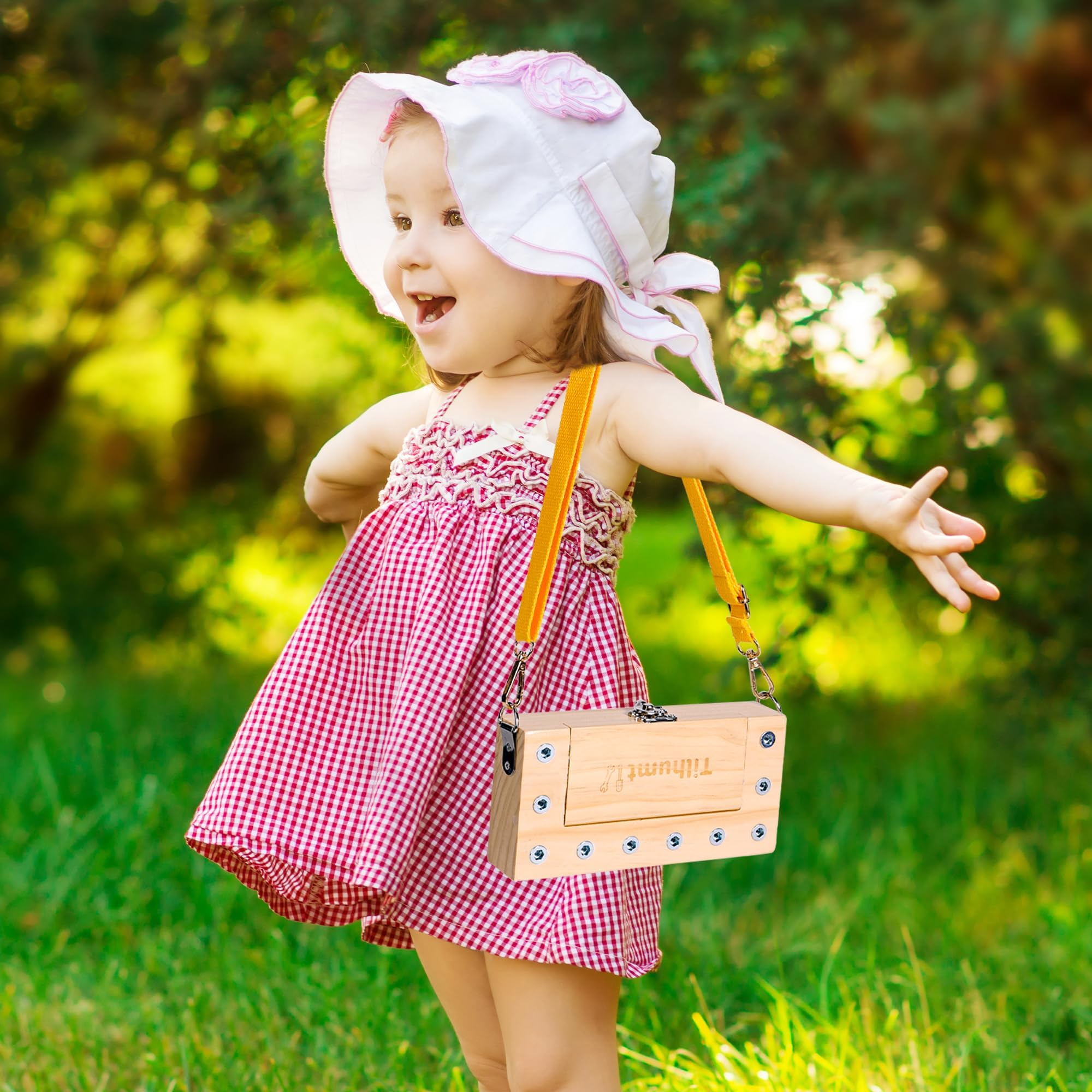 Tilhumt storage lid keeps screws organized, teaching tidy play and responsibility.