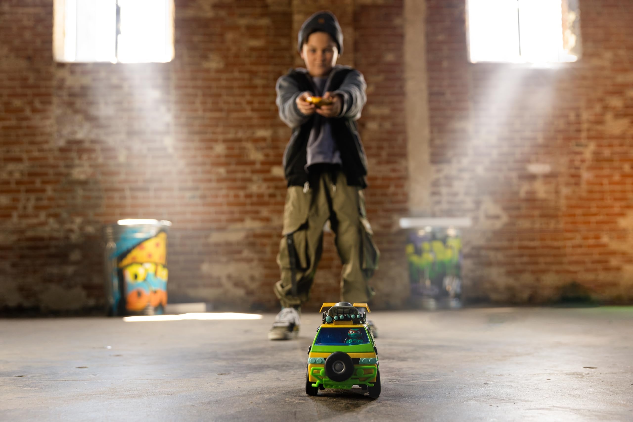 TMNT Pizza Blaster foam pizza launch in action