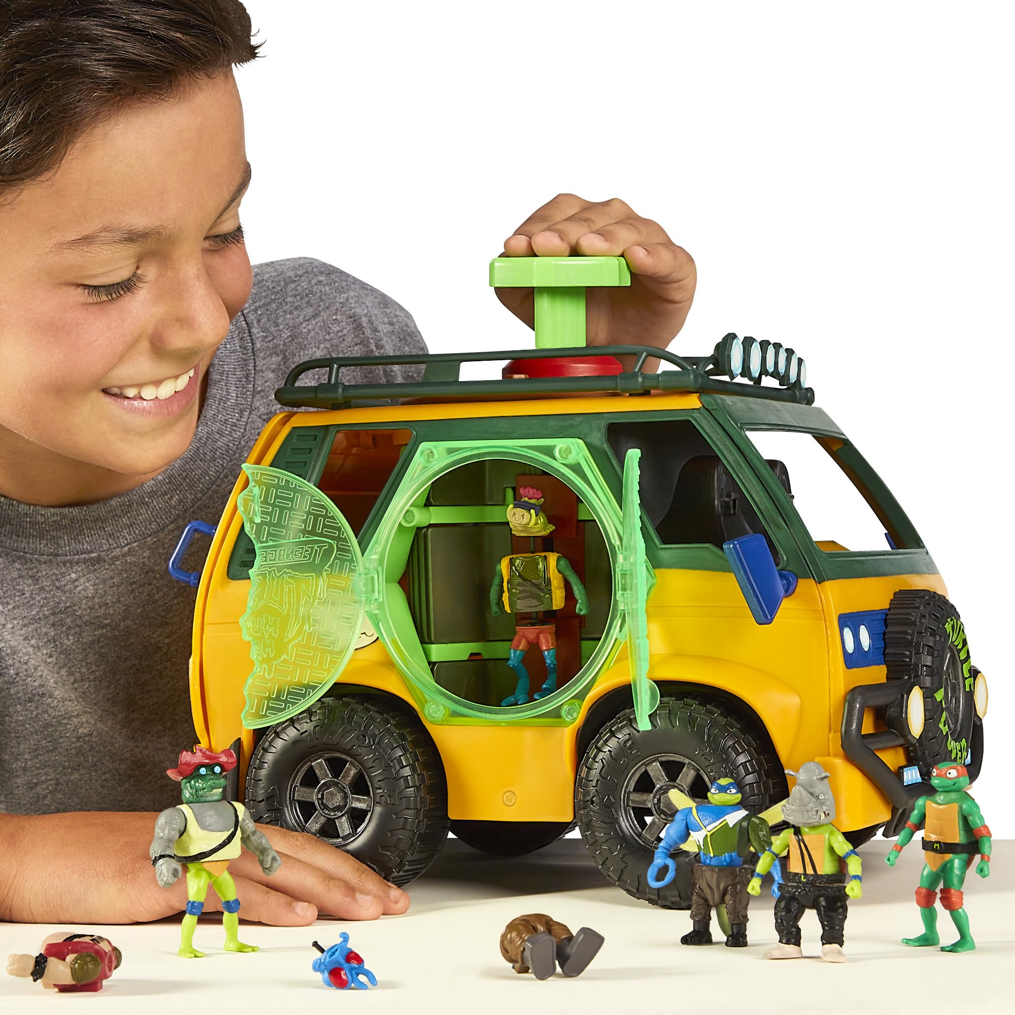 TMNT Pizza Van top button reveal excites kids during imaginative adventures
