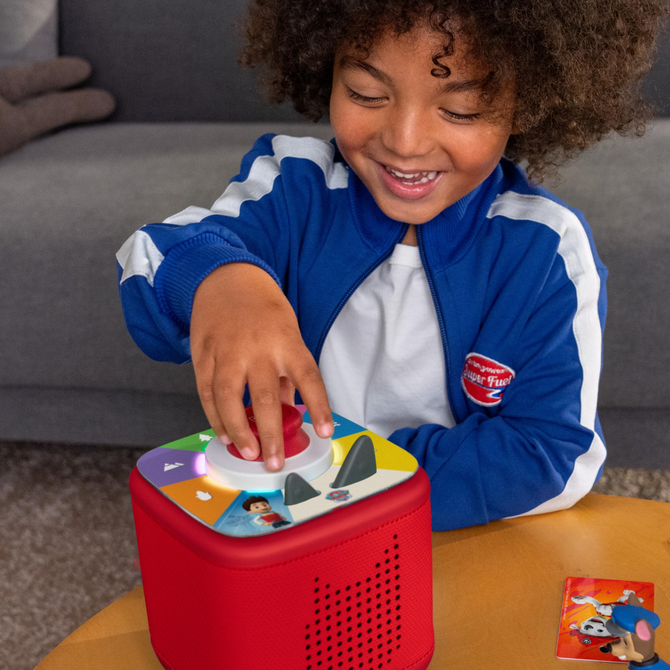 Tonies Tonieplay Controller and discs interaction supports intuitive game setup.