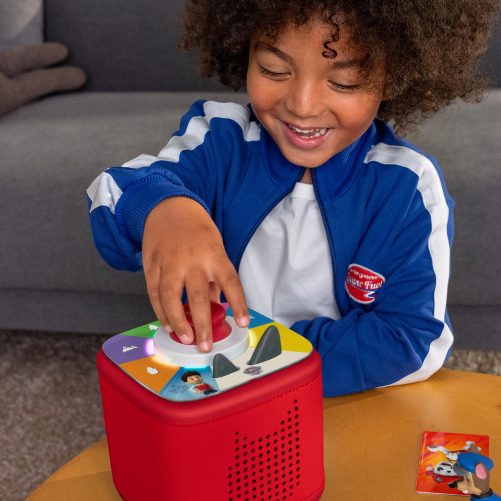 Tonies Tonieplay Controller and discs interaction supports intuitive game setup.