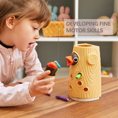 Top Bright Woodpecker Worms Catching Toy mother bird action demonstrating precise beak grip and focus