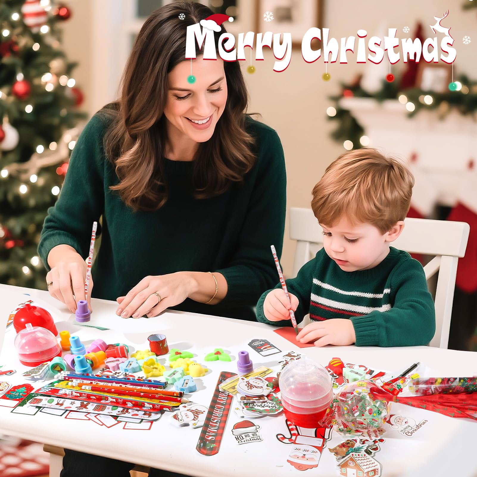 Totstio Christmas pencils with cheerful prints for students and rewards