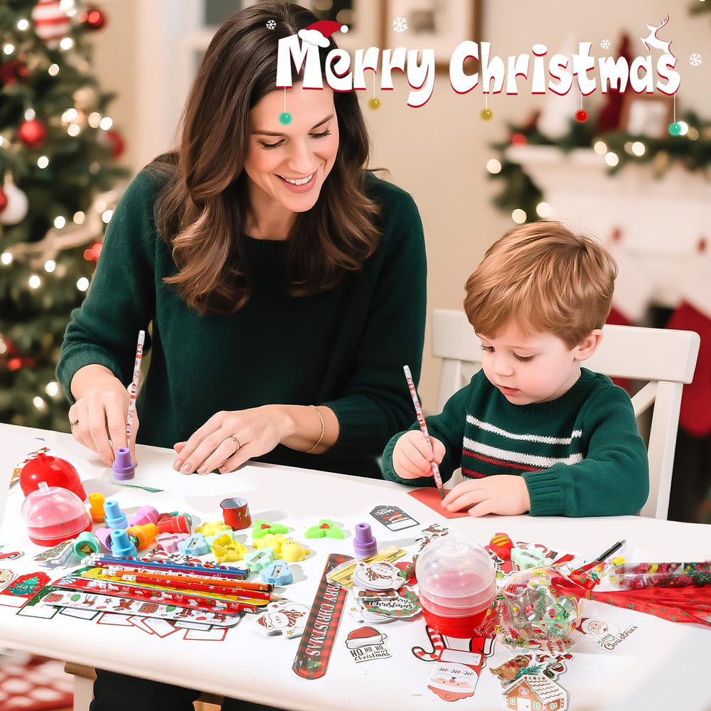Totstio Christmas pencils with cheerful prints for students and rewards