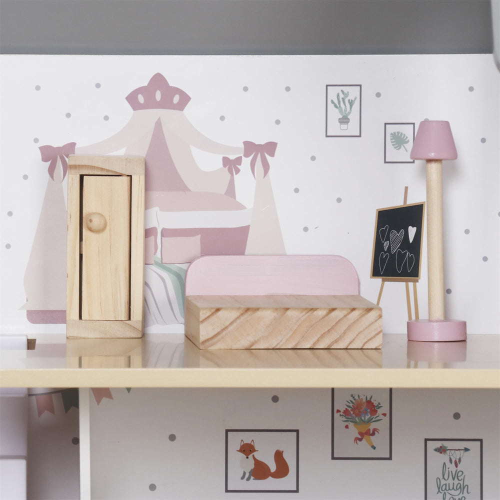 Touch Us Dream Playhouse 12 accessories spark creative scenarios and complete the set.