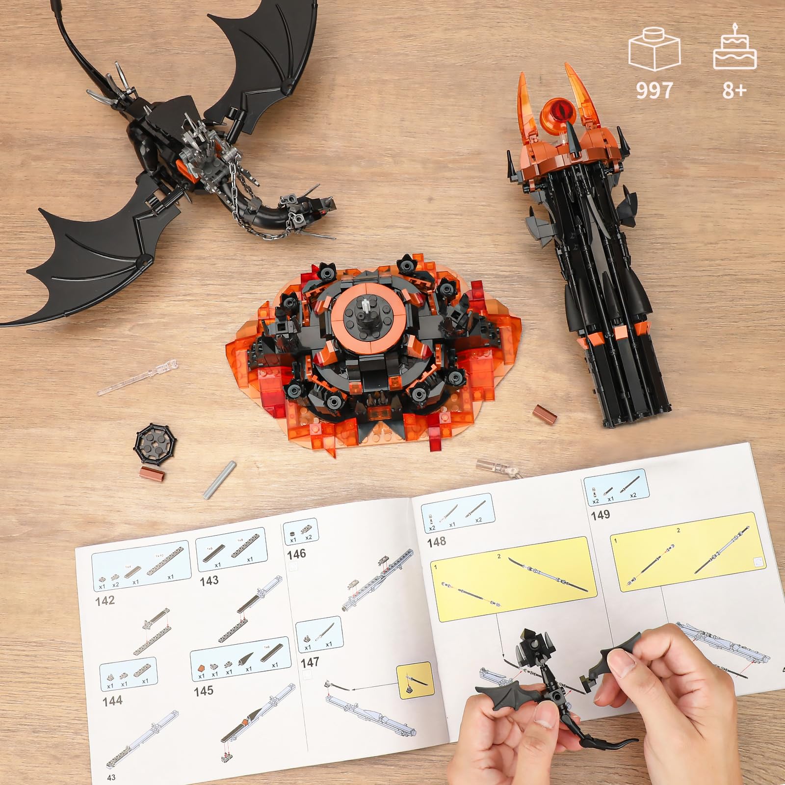 TOY PLAYER Dark Tower packaging suits gift-giving and collectors alike.