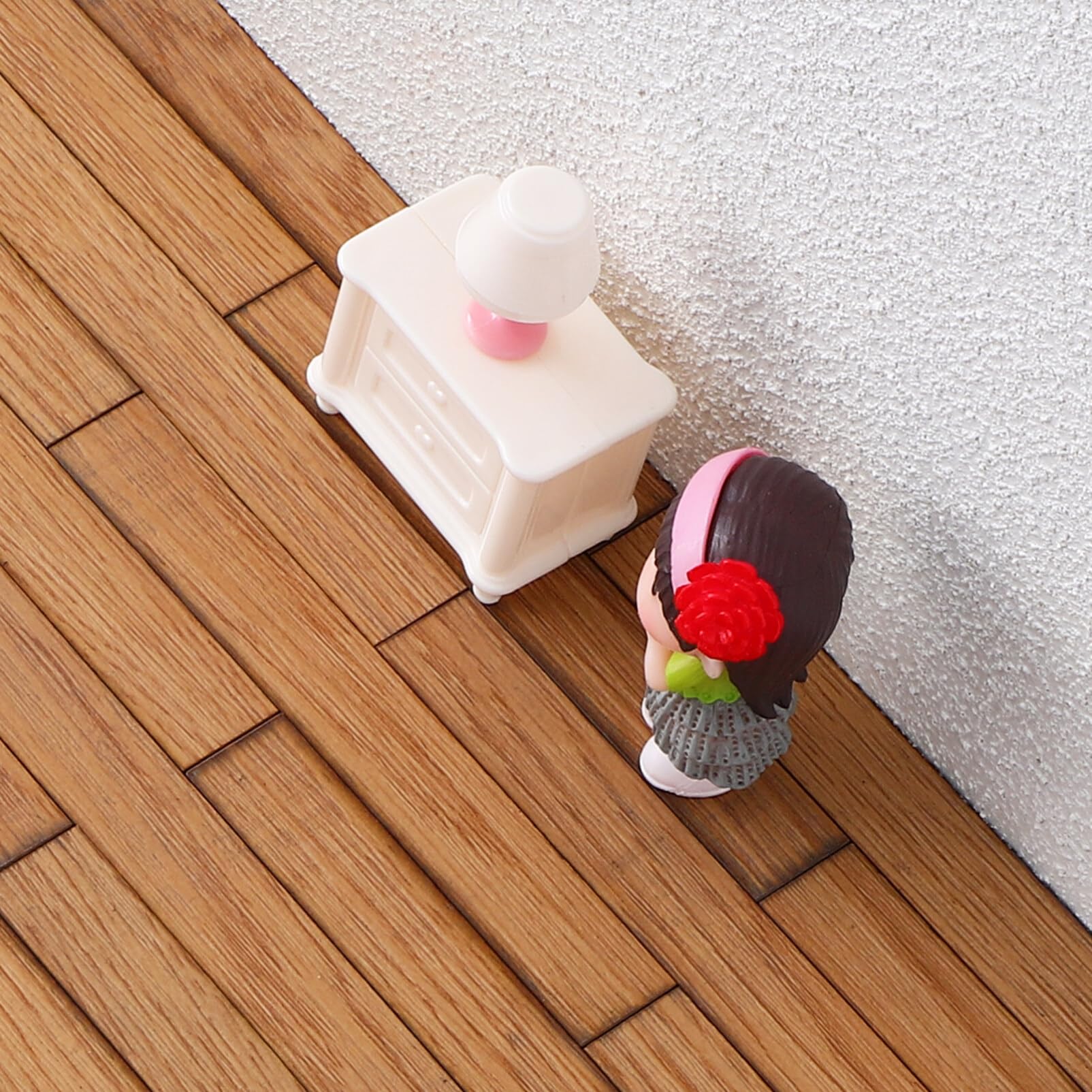 TOYANDONA dollhouse floor panels allow quick room transformations.