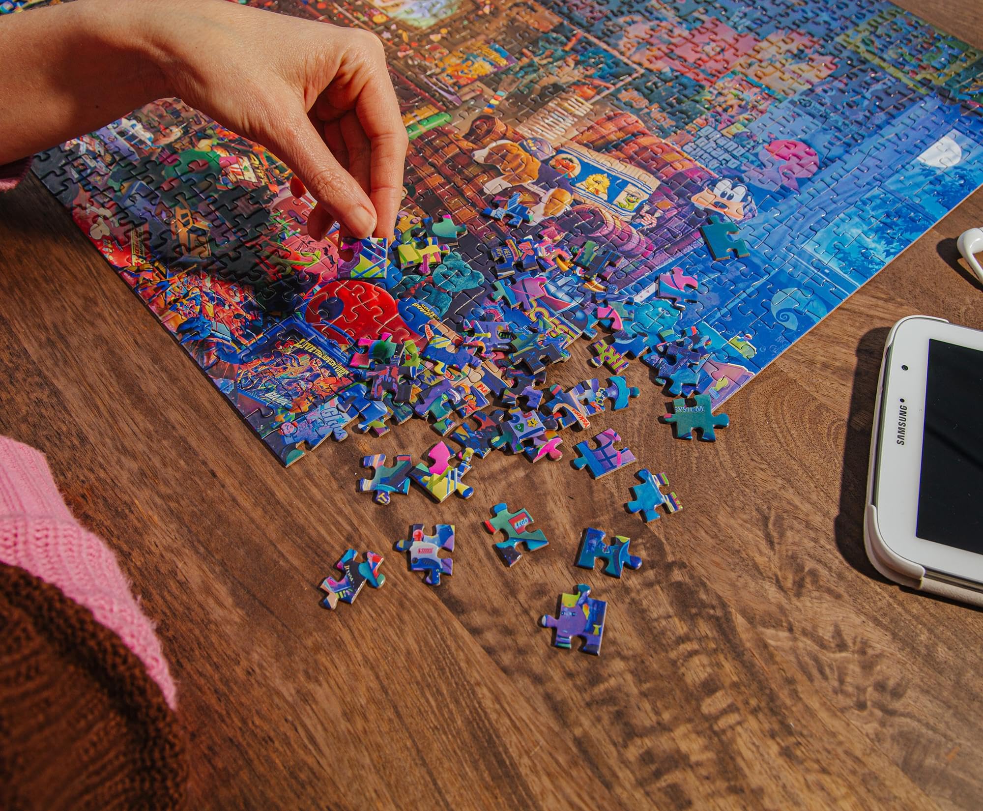 Toynk Millennial Dream Room puzzle nostalgic scene inspired by retro pop culture.