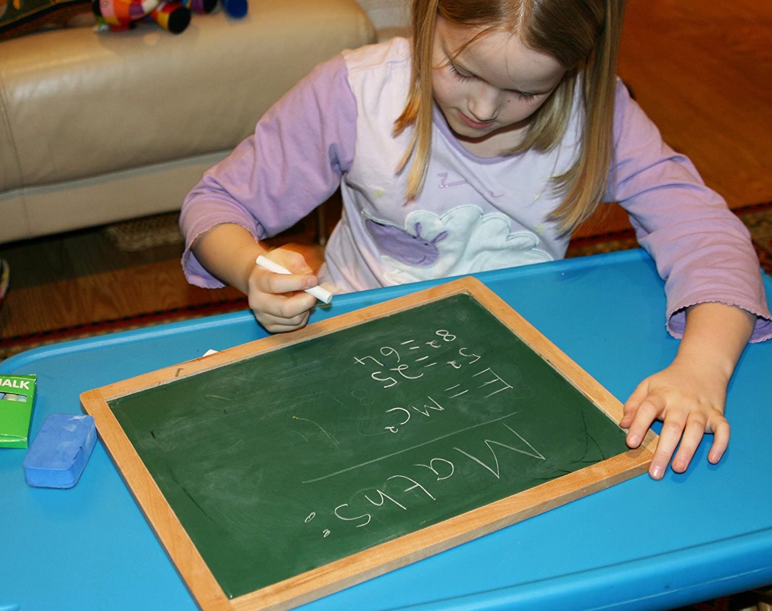 Magnetic shapes for pattern building and imaginative play