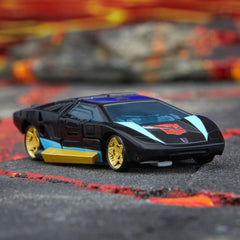 Transformers Armada Wheeljack makes a great gift for collectors and young hobbyists.