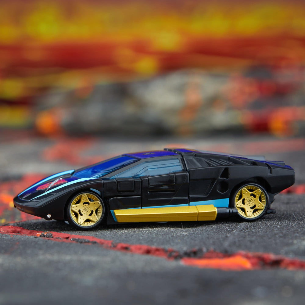 Transformers Armada Wheeljack design supports durable play and impressive display with Legacy figures.