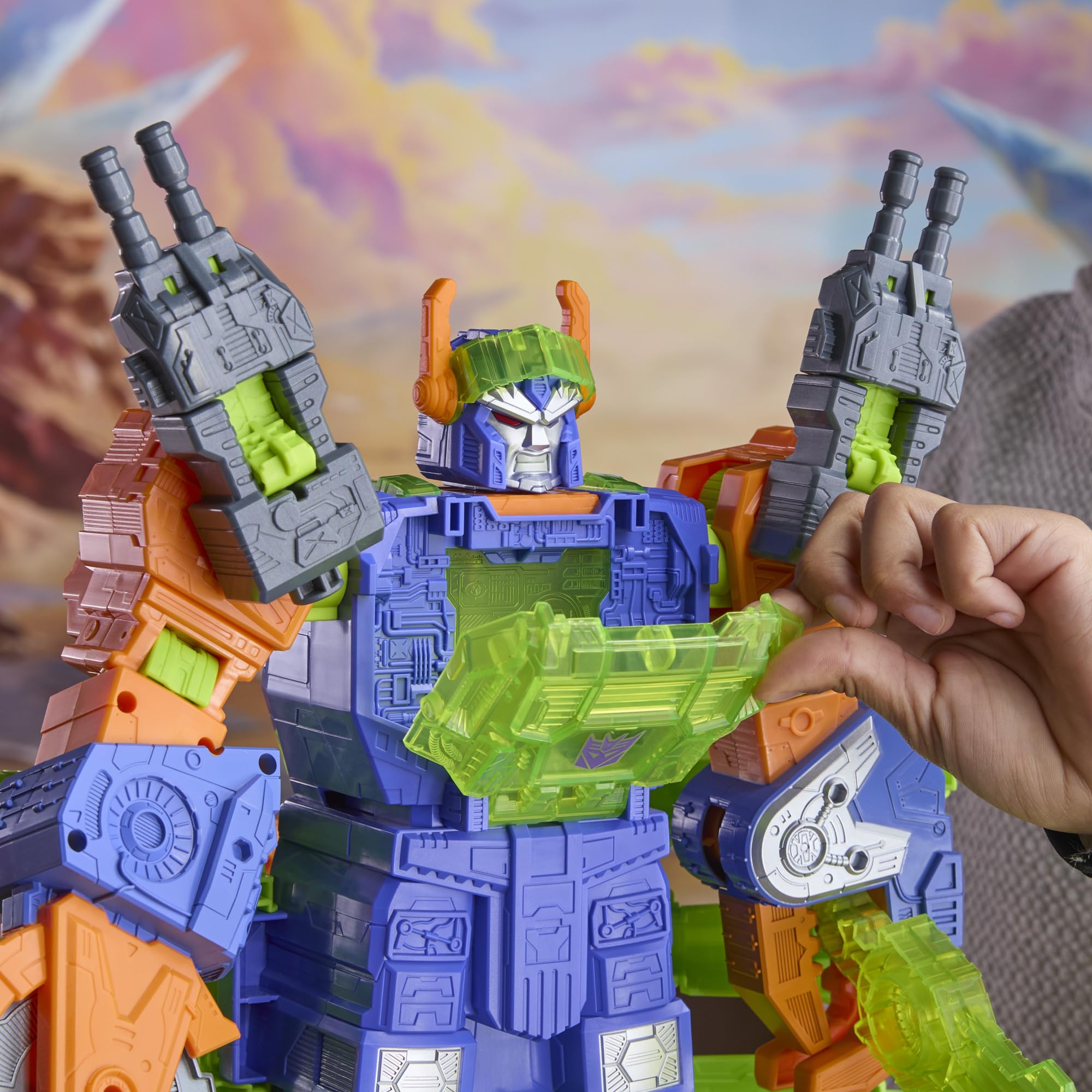 Transformers CYBERWORLD Scorponok batteries included for immediate action.