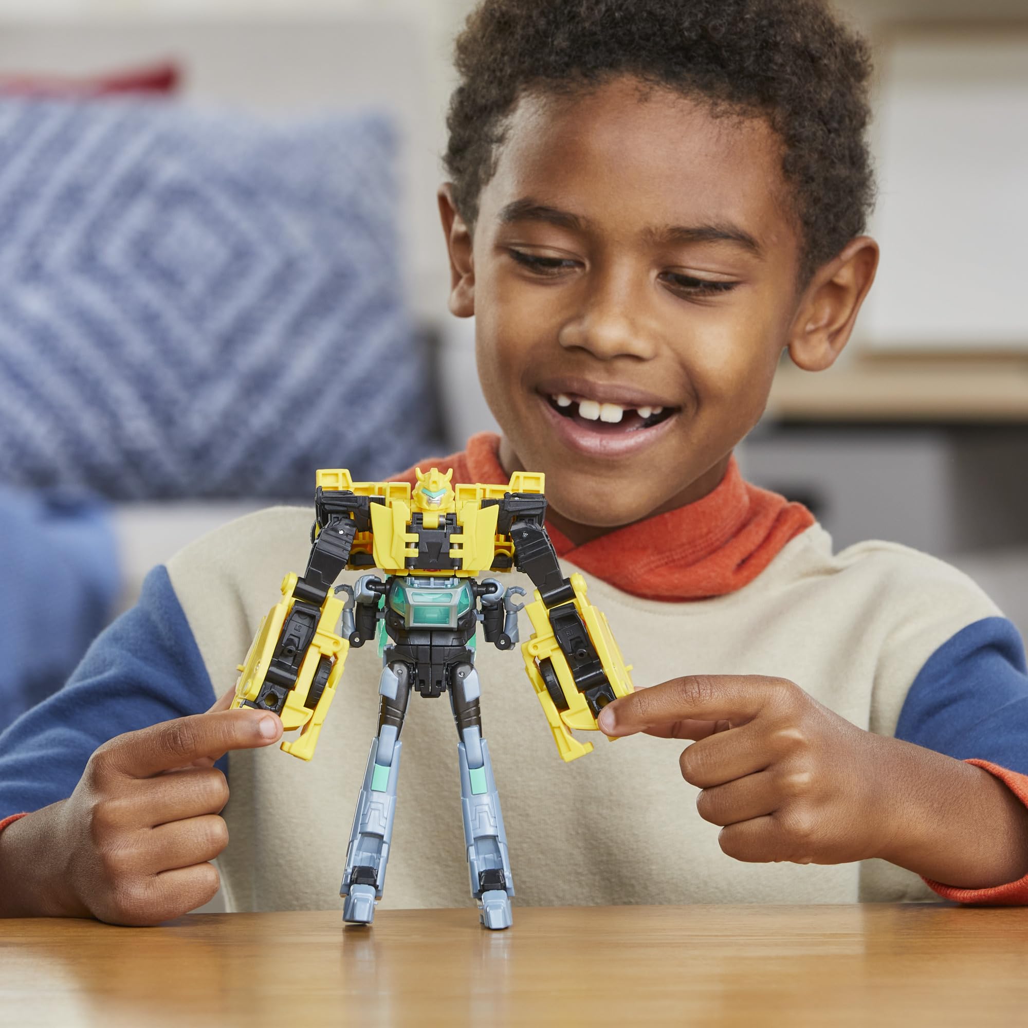 Transformers EarthSpark combined Bumblebee bot for team battles