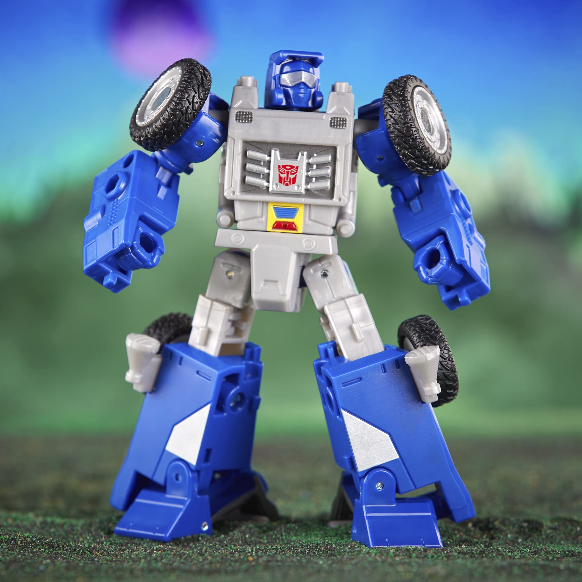 Transformers Beachcomber articulation pose, dynamic display options.