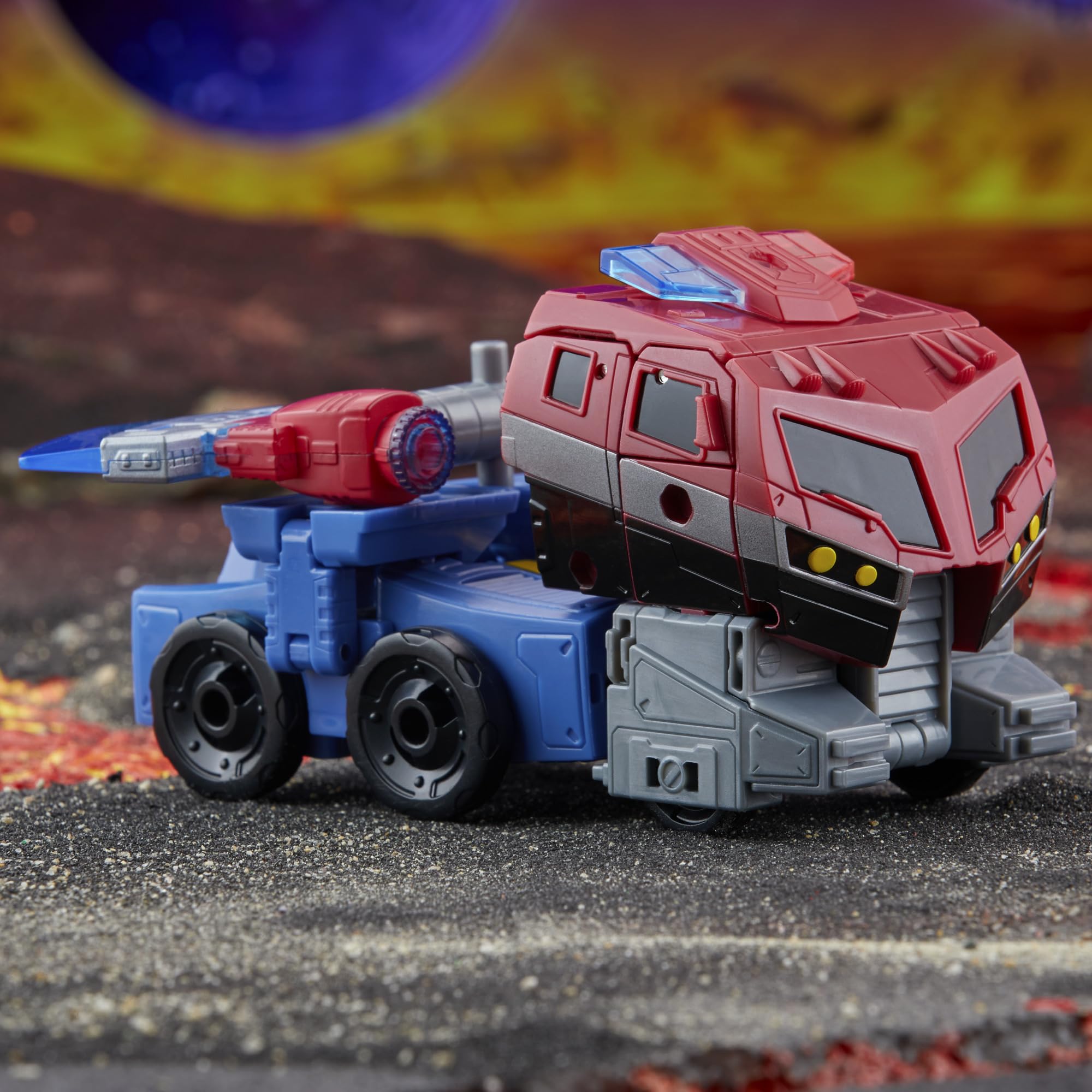 Transformers Legacy United Optimus Prime lightbar accessory adds dramatic look.