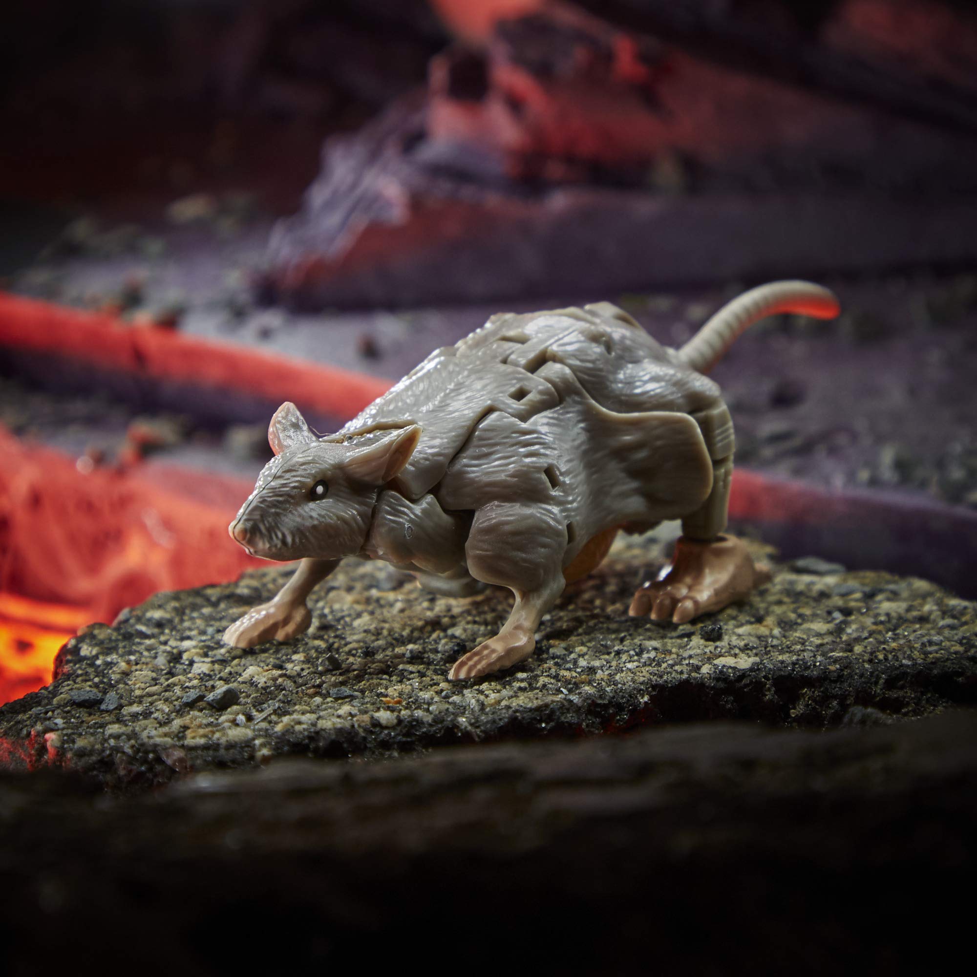 3.5-inch Rattrap mini-figure designed to pose with larger bots.