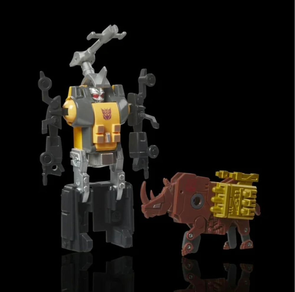 Transformers Bombshell weapon attachments for enhanced battle-ready scenes