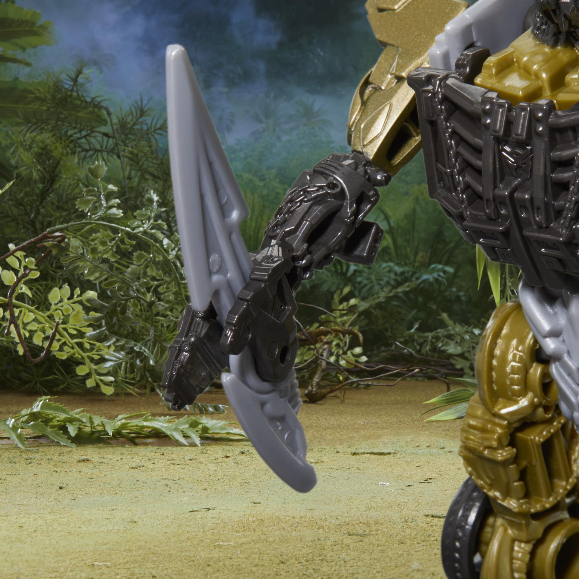 Transformers Scourge weapon attachment: closeup reveals accessory that expands play options.