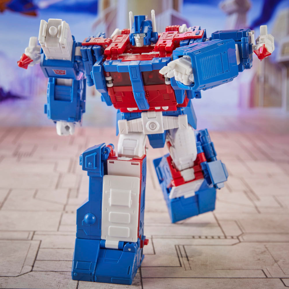 Commander Class figure captures movie-scale presence for shelf collection.
