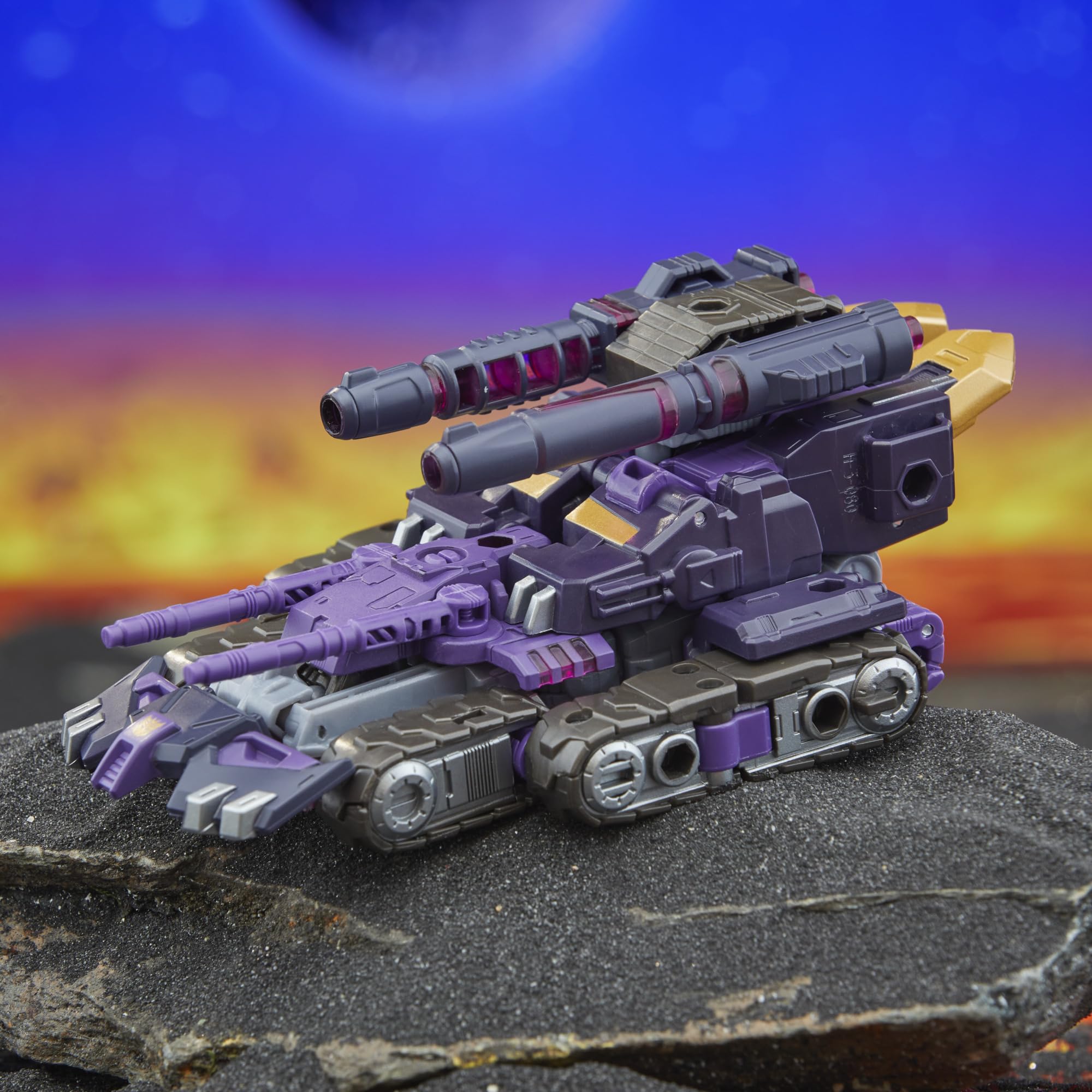 Tarn figure showing articulated head, arms, and legs for dynamic poses.