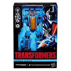 Transformers Thundercracker with neutron blaster and Energon mace enhances battle-ready poses