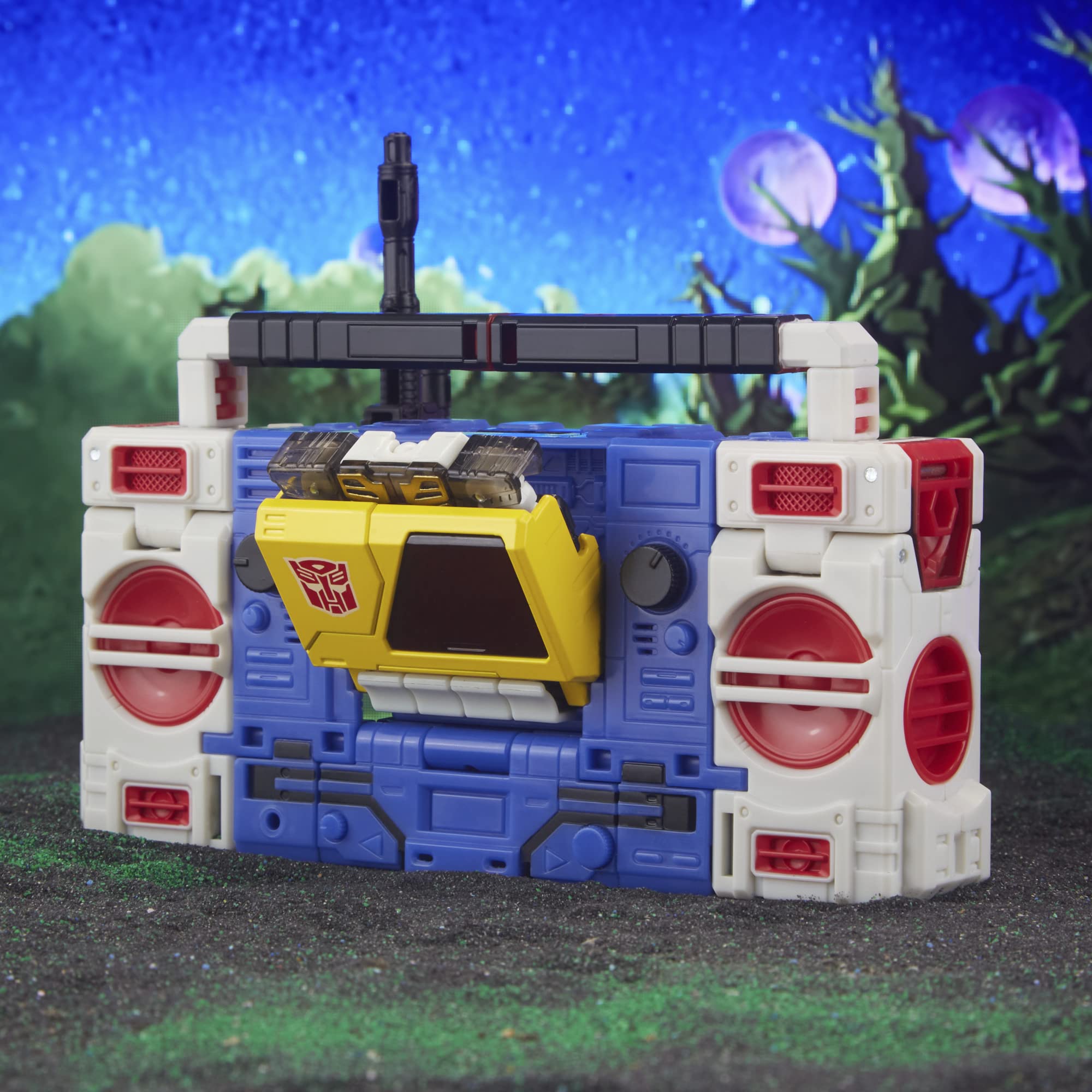 Transformers Twincast with blaster attachment shows Evo-Fusion upgrade