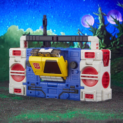 Transformers Twincast with blaster attachment shows Evo-Fusion upgrade