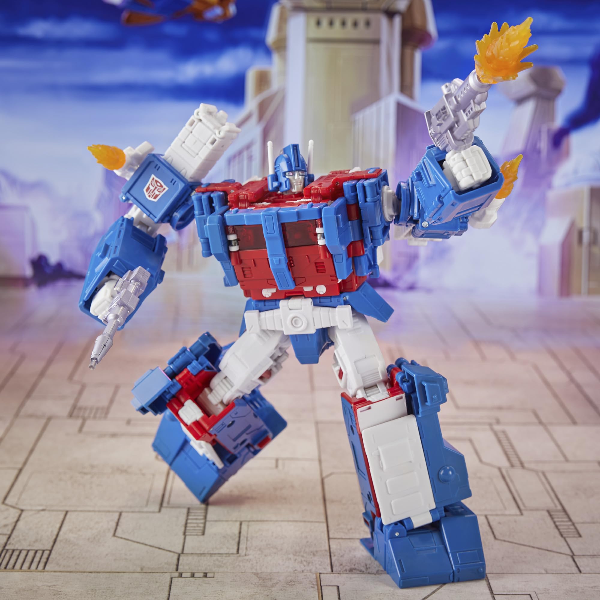 Ultra Magnus Matrix of Leadership adds iconic prop for display storytelling.