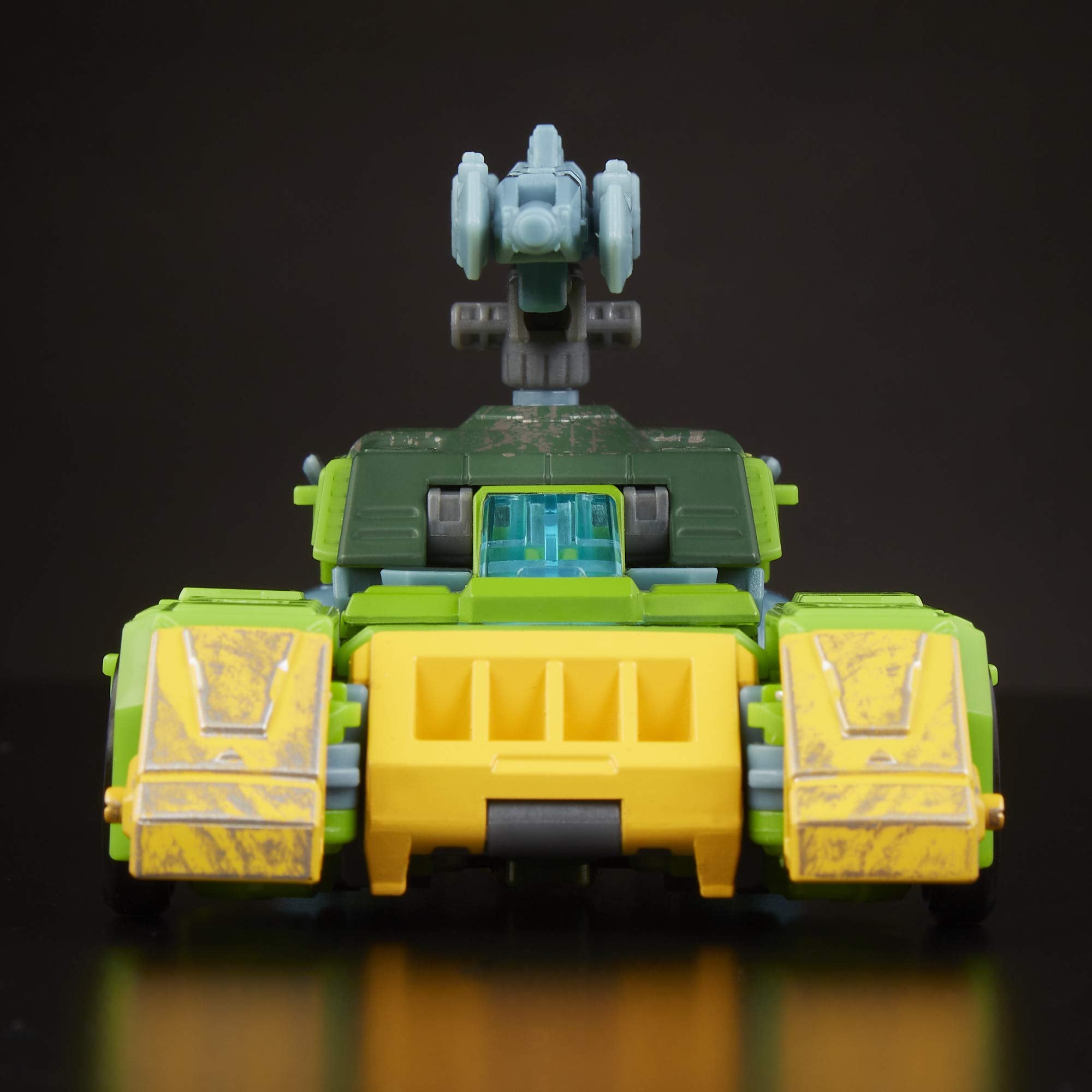 Transformers Siege collection accessories boost battle-ready display options.