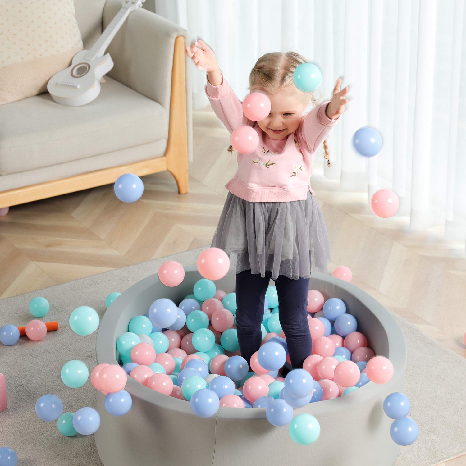 Trendbox 100pcs set makes a gift-ready play experience for kids.