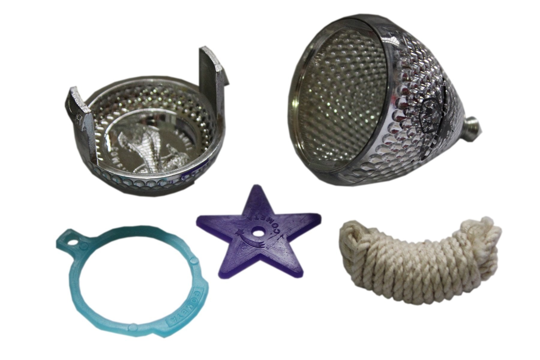 Trompo Cometa Cobrita metal tip delivers consistent momentum for longer spins.