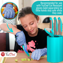 TruChef serrated knife enabling controlled slicing through soft bread