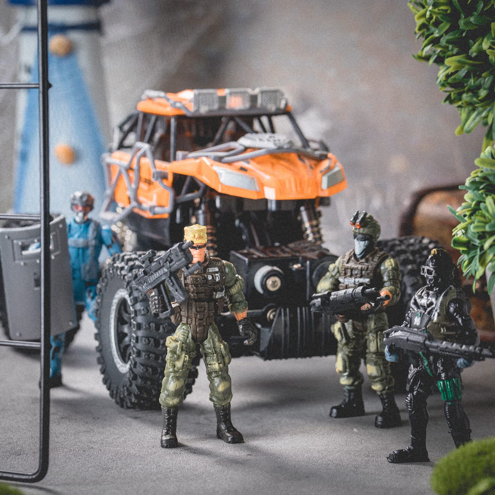 Tuanse safe ABS plastic figures designed for ages 6+ with durable construction.