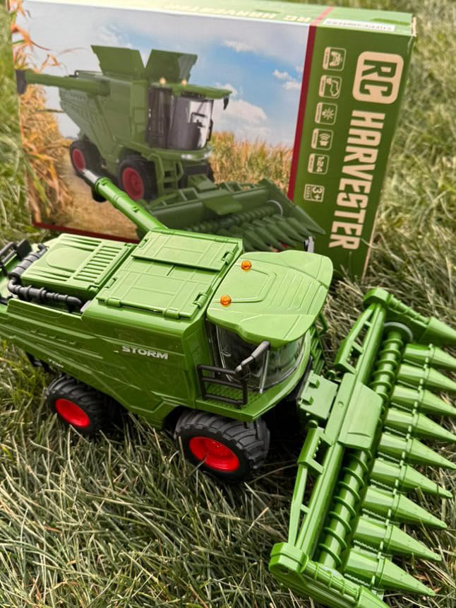 Uarzt 1/24 scale RC harvester invites kids aged 3+ to explore farming.