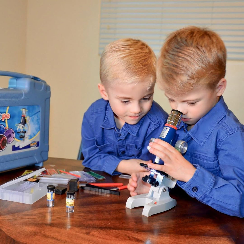 Uarzt family-friendly science kit inspires collaborative learning and curious minds.