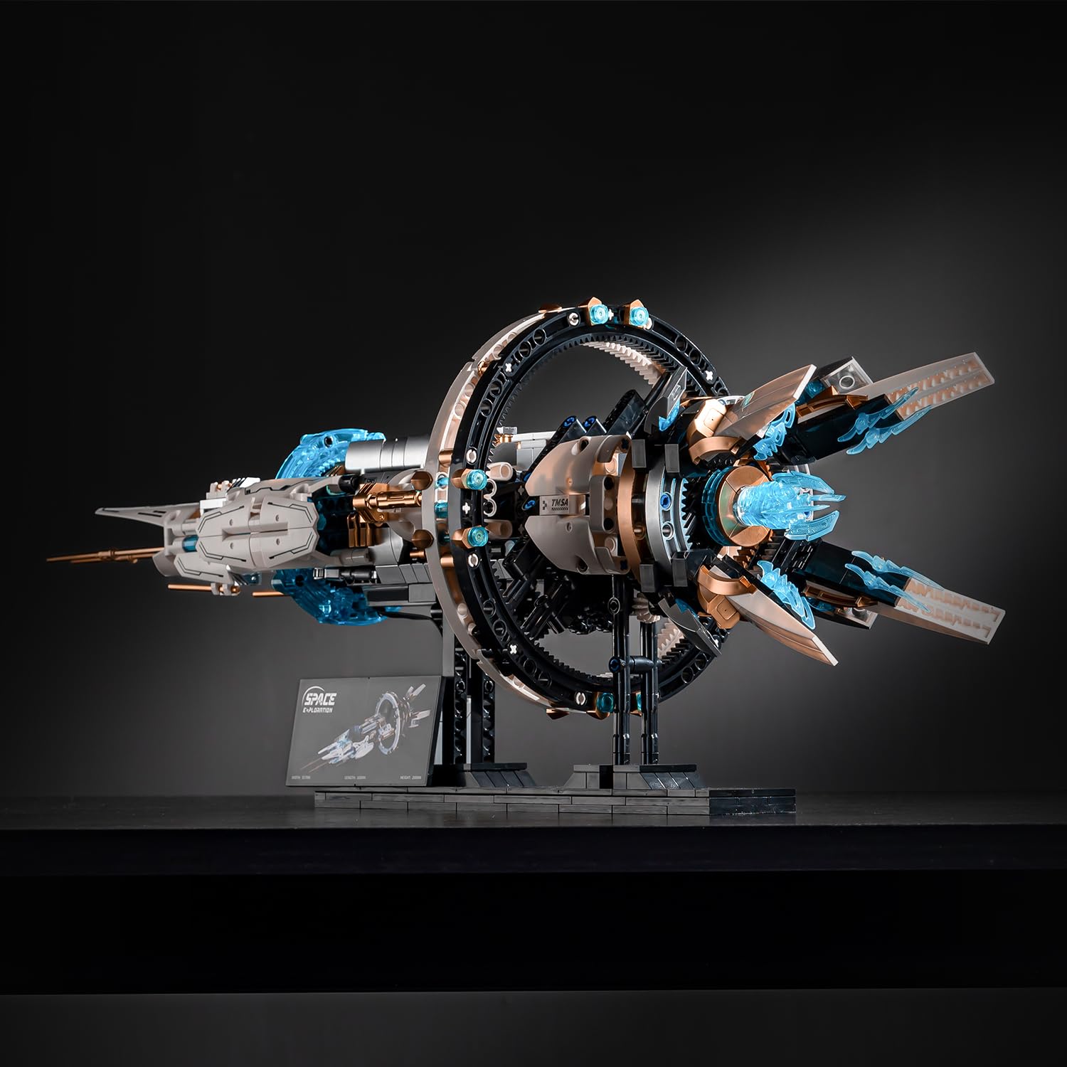 UNCLE BRICK Power motor driving propulsion effects on display