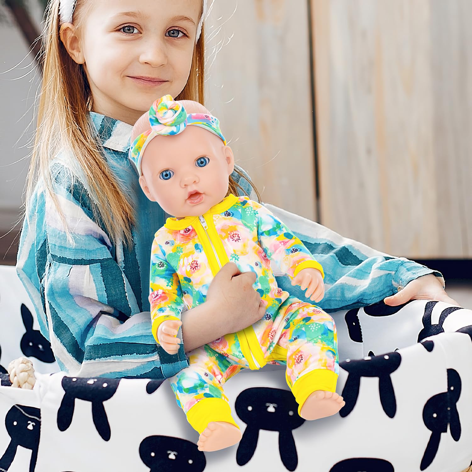 UNICORN ELEMENT high-quality fabrics ensure soft touch and durable wear