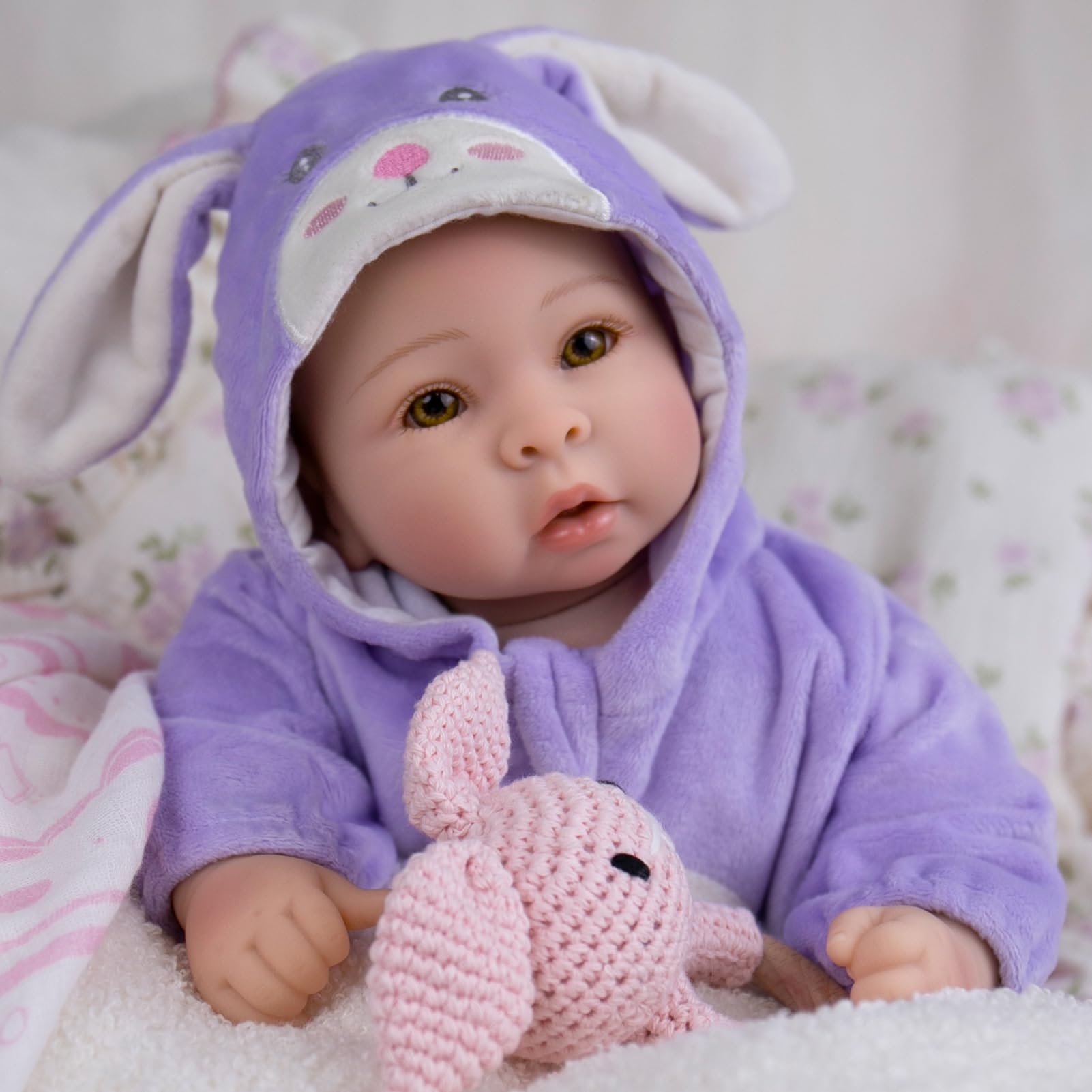 UOFTKIZ soft cloth body doll, comforting to hug during playtime