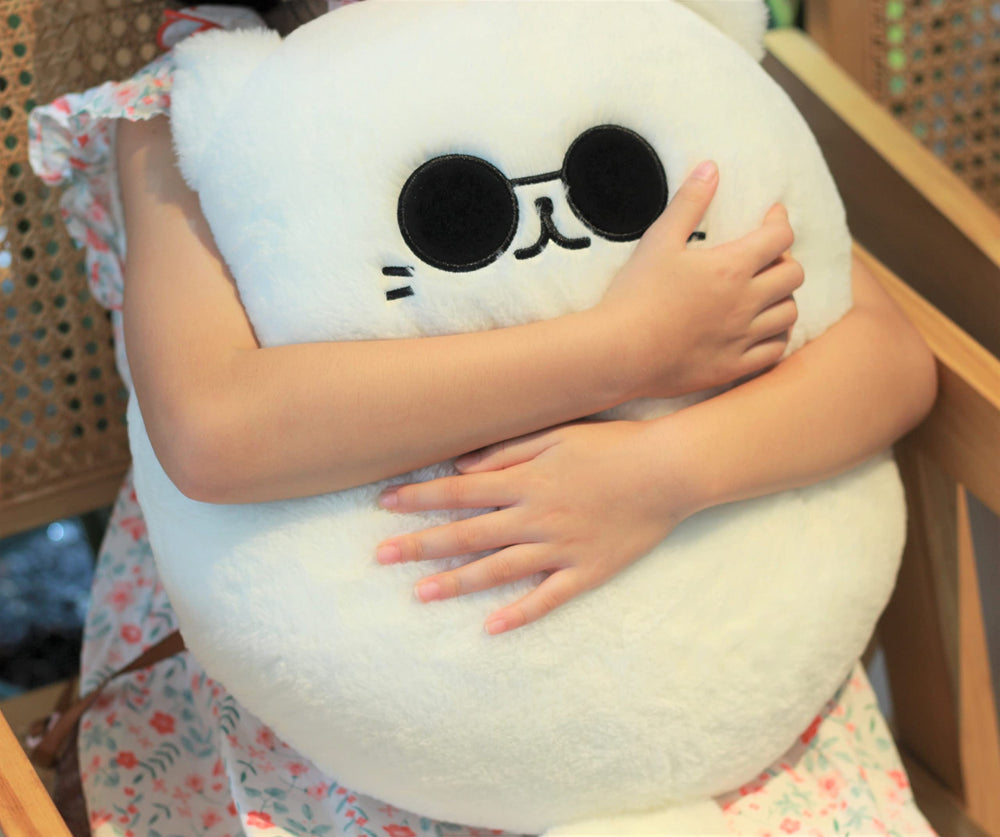 Uomieefy Gojocat plush nap pillow setup perfect for relaxing on the sofa