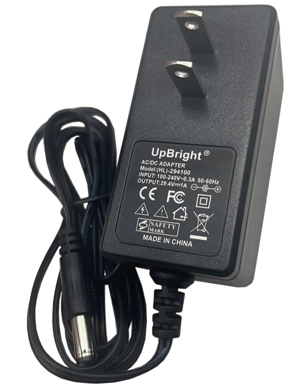 UPBRIGHT packaging and cables show a ready-to-use charging setup.