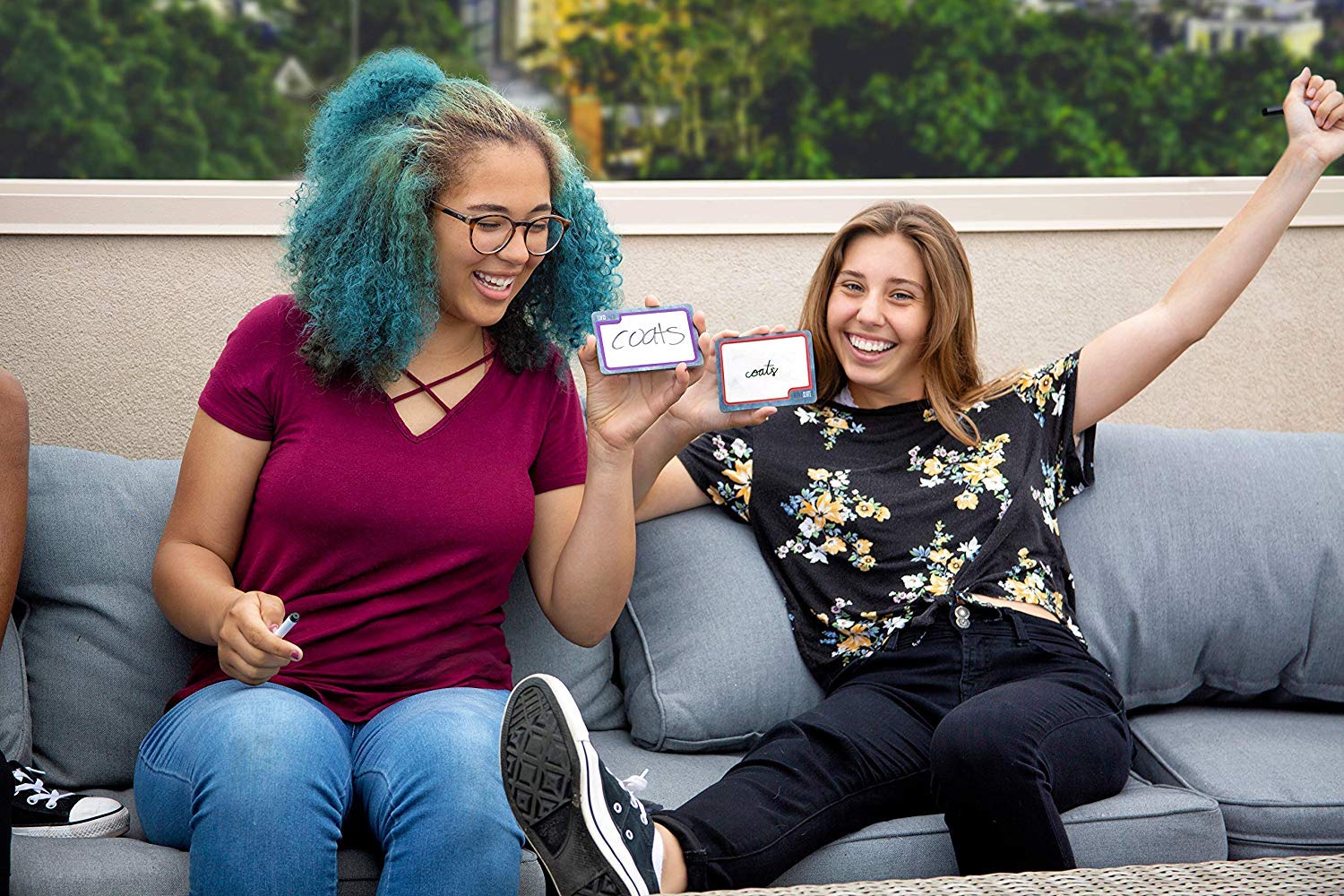 USAOPOLY Blank Slate supports 3-8 players for gatherings