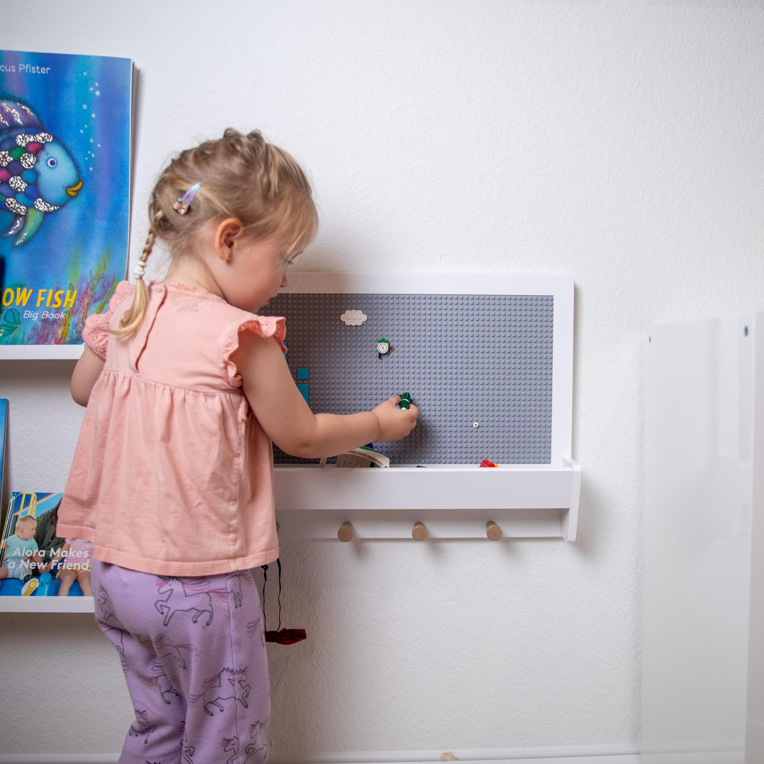 UTEX rounded-edge hooks on the panel for safe kid-friendly storage.
