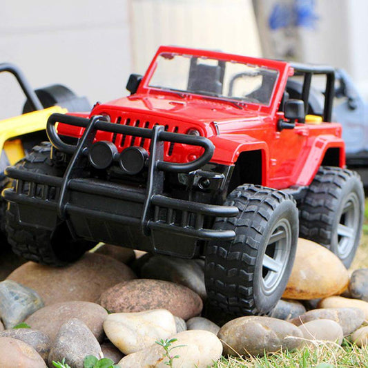 UXRPTU off-road fighter side view highlights compact scale for easy handling.