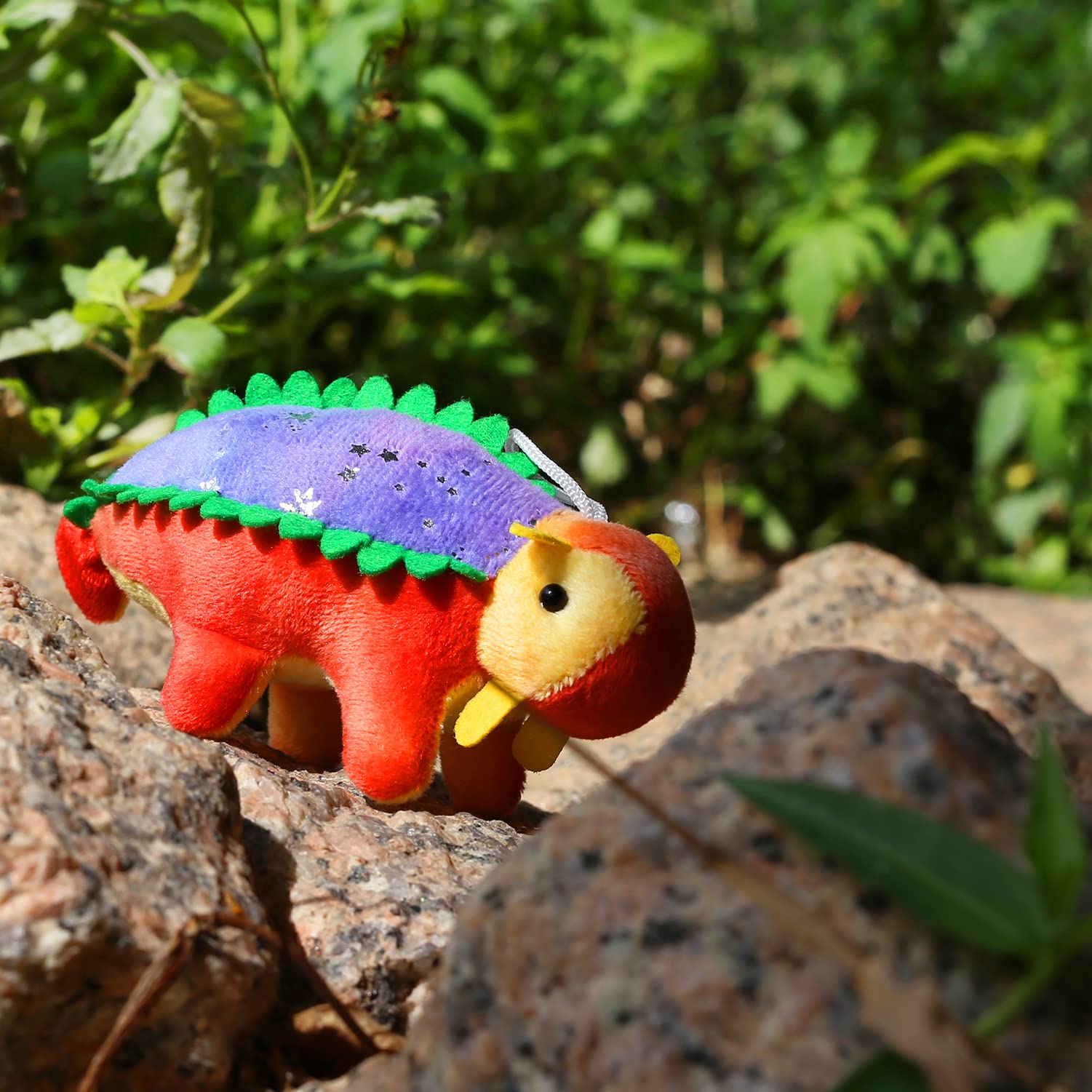 Uzoxlsn colorful mini animals, durable toys for rewards.