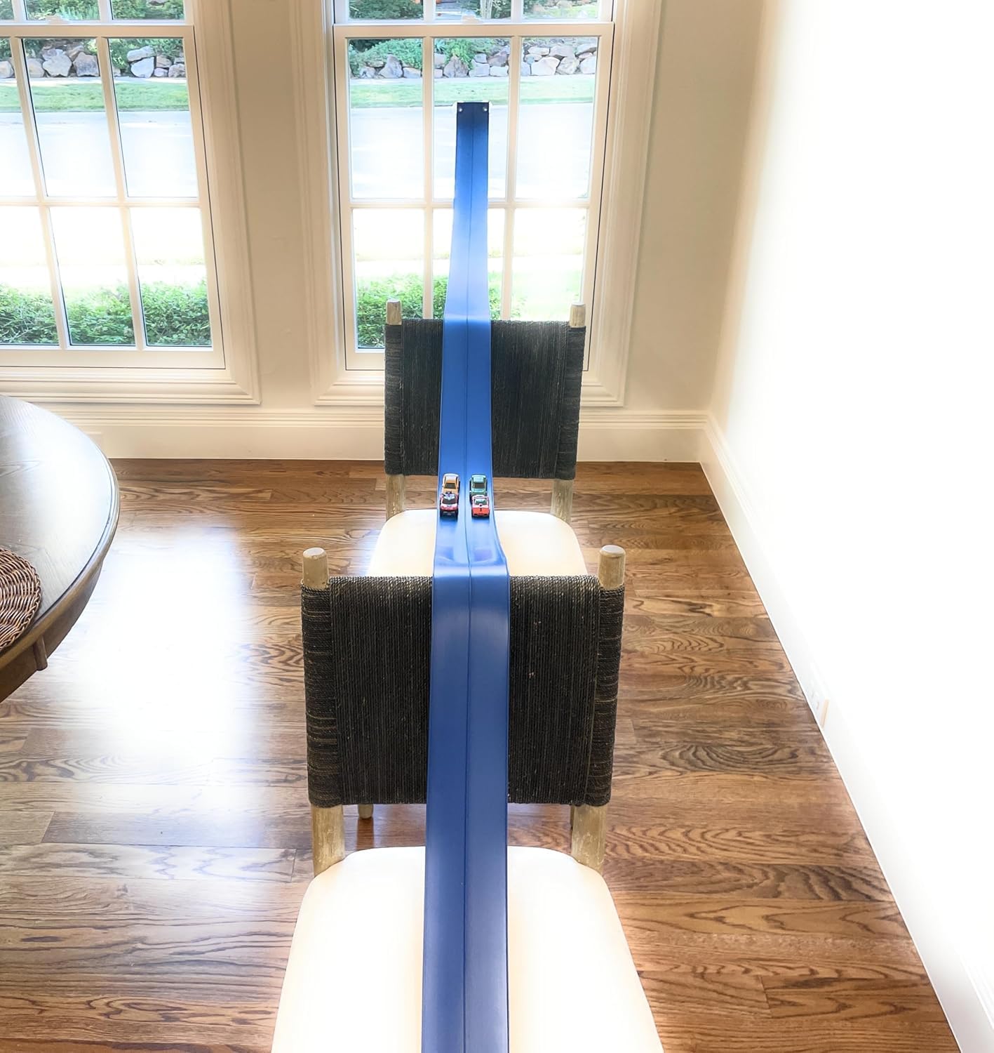 Valchemist FlexTrack 5000 using suction cups on fridge door for unique courses