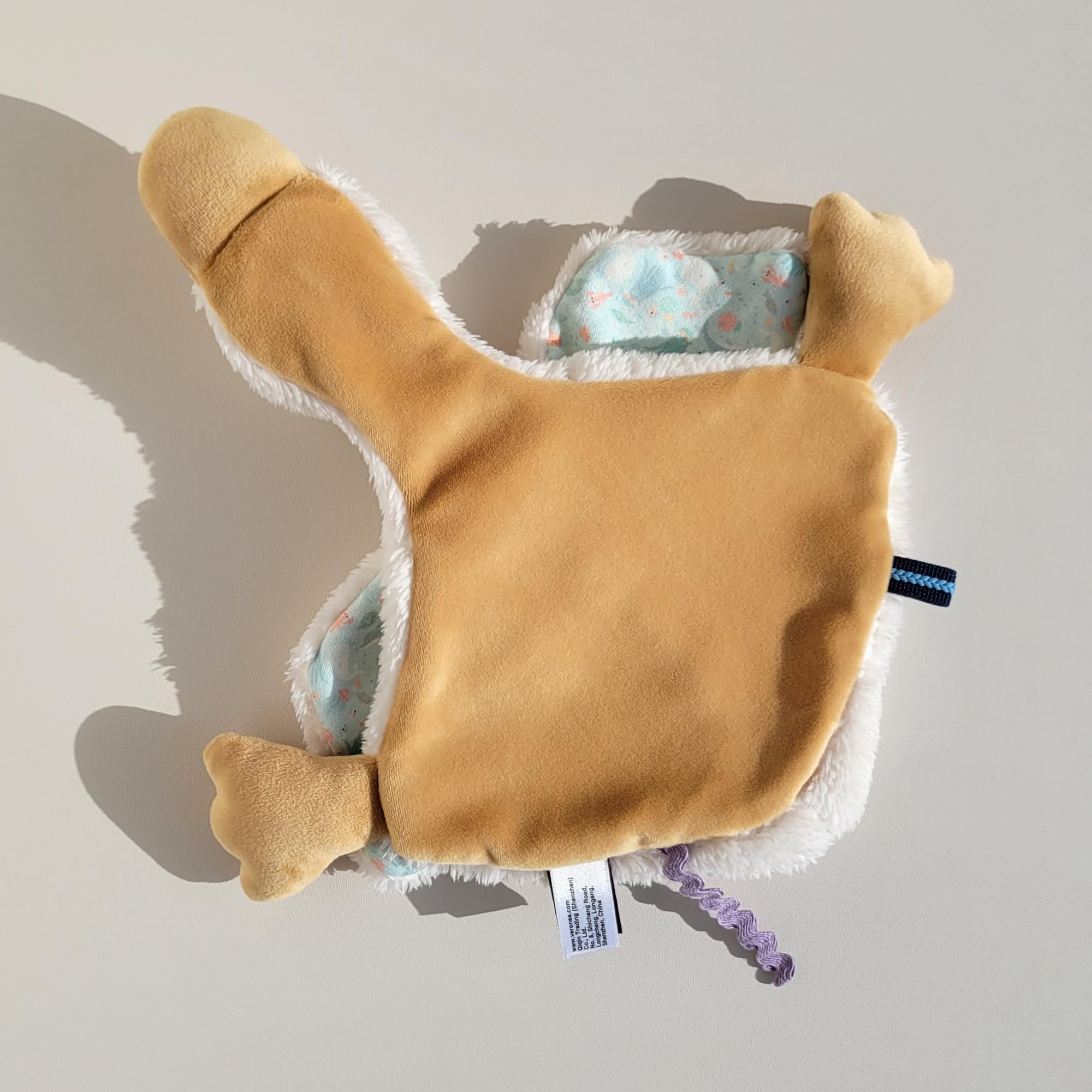 Veronea Helga baby-safe materials offer cozy, comforting texture.